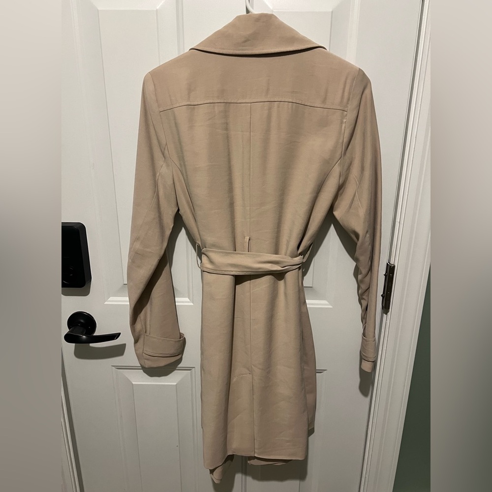 Banana Republic Light Beige Trench Coat - Picture 3 of 3